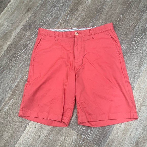 Southern Tide Shorts - Picture 1 of 3